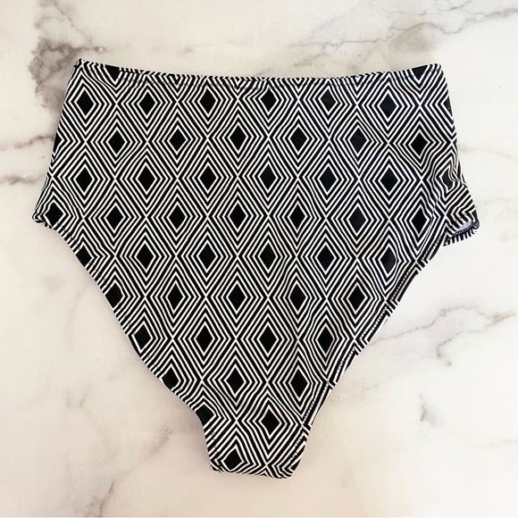 Cupshe Black and White High Waisted Swim Bikini Bottoms - Picture 4 of 6